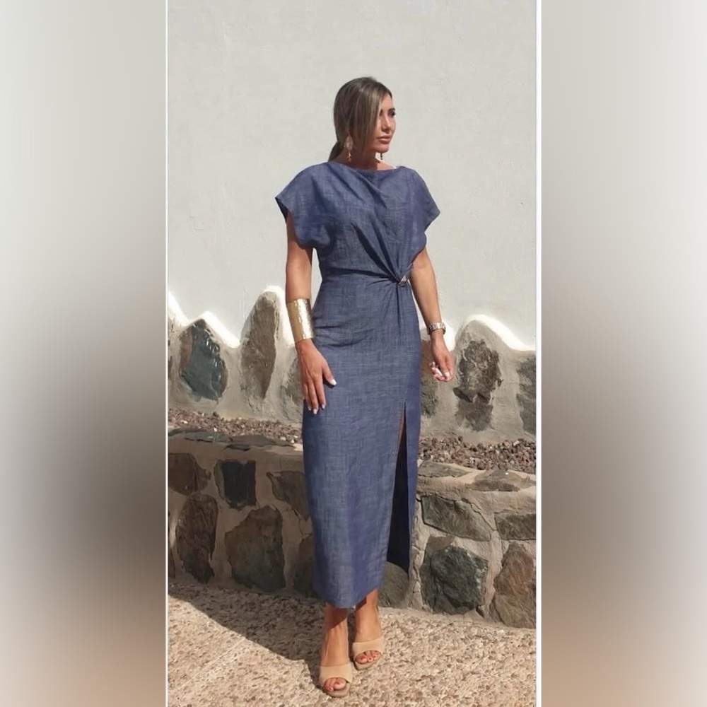 🔥🔥Zara  Blue Midi Dress